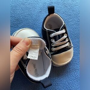 Baby shoes, size 2